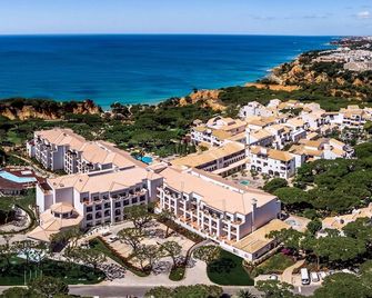 Pine Cliffs, 2 Room Suite, @ Sheraton Algarve 5 Hotel (24 August - 31 August) - אלבופרה - בניין