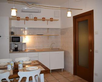 Casa e Giardino Relax in Crema - Crema - Kitchen