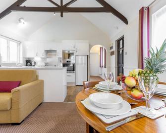 Woodford Bridge Country Club - Holsworthy - Dining room