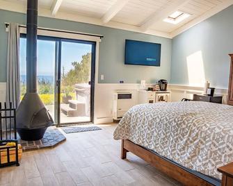Fort Ross Lodge - Jenner - Bedroom