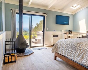 Fort Ross Lodge - Jenner - Bedroom