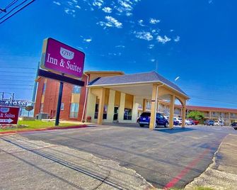 Great Western Inn & Suites - Saginaw - Fort Worth - Gebäude