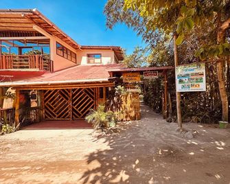 Comfortable cabin. Just 2 minutes from the beach! - Mompiche - Edificio