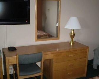Keystone Motor Inn, a Travelodge by Wyndham - Brandon