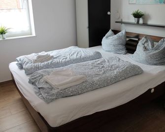 Haus Seesturm - Nessmersiel - Schlafzimmer