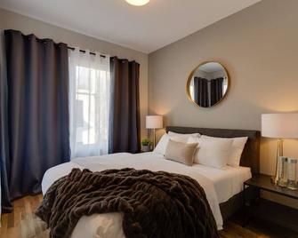 Lovely Rooftop-Game Room-Sleep 8, Near The Opry - Nashville - Bedroom