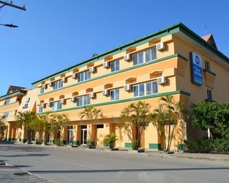 Peten Esplendido - Flores - Building