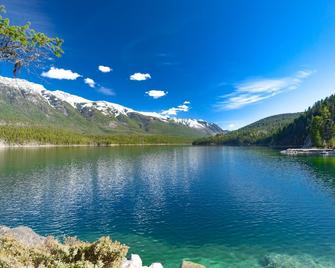 Ski-In/Ski-Out Retreat: Mountain Magic Awaits - Kimberley