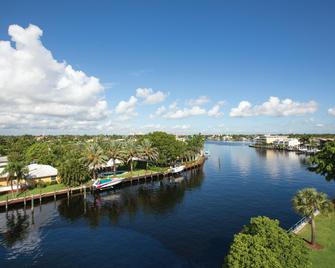Club Wyndham Santa Barbara - Pompano Beach - Building