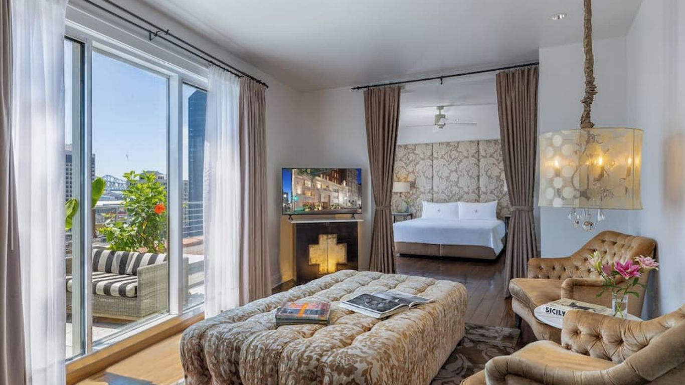 International House Hotel