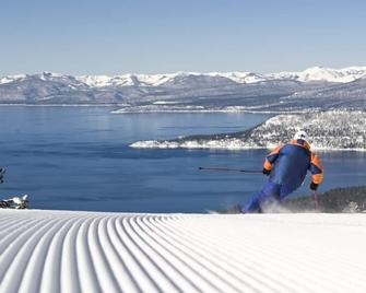 Great Location- Close to town, Free Shuttle to Sand Harbor Beach & Diamond Peak - Incline Village