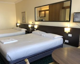 Canberra Lyneham Motor Inn - Canberra - Bedroom