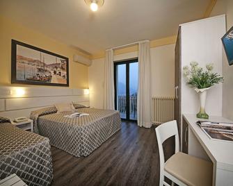 Hotel Panoramica - Salò - Bedroom