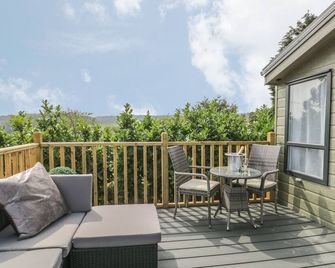 The Maple - Scarborough - Balcony