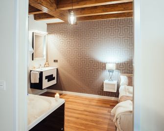 Hotel Rural Pinares de Soria - Molinos de Duero - Bathroom