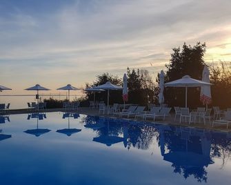 Alkinoos Beach Hotel - Gerakini - Piscina