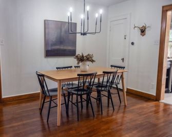 The Warmer Place - Charming Bungalow Near Tsu - Stephenville - Sala de jantar