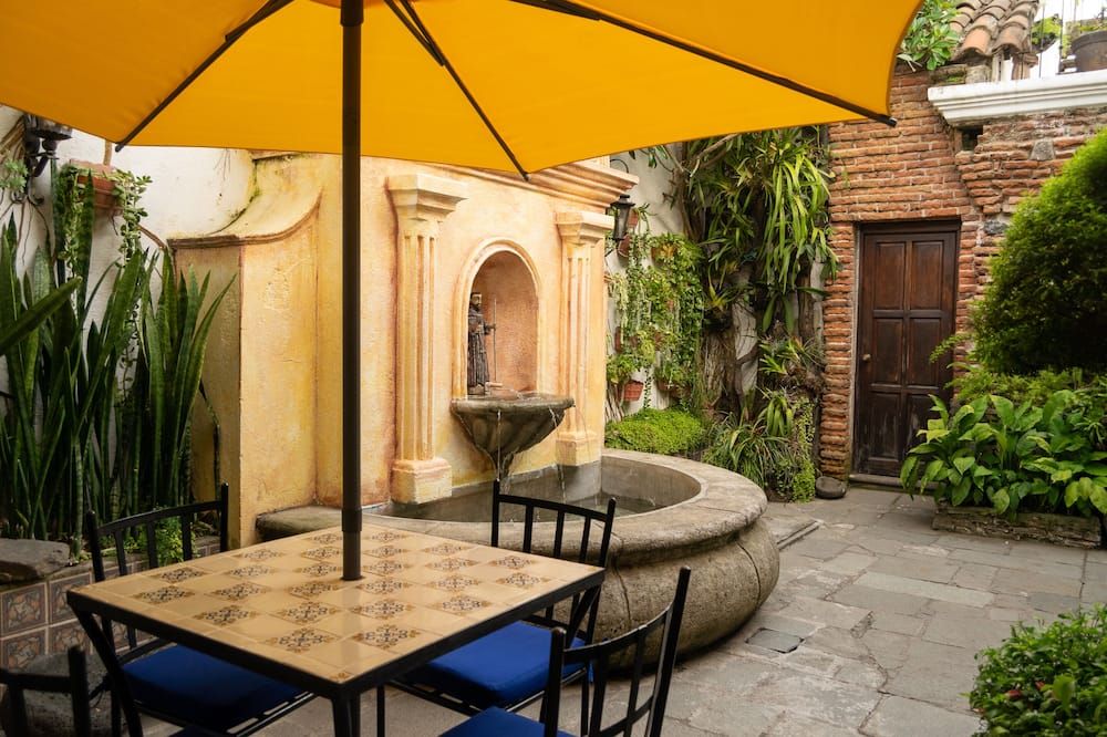 Hotel La Villa Serena - אנטיגואה גוואטמלה - פטיו