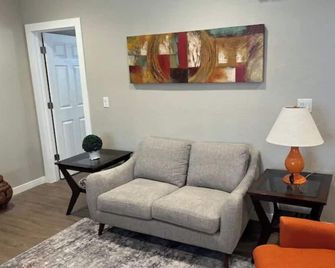 Stylish and cozy 2 bed - Brighton - Living room