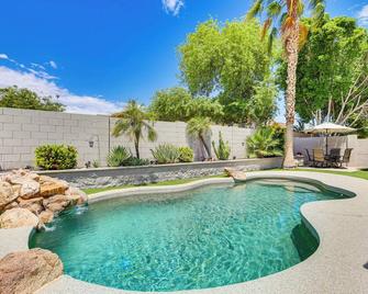Private Pool and Patio Home in Surprise! - Surprise - Pool