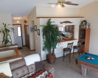 River Front, Two story duplex with boat dock - 포트 휴런 - 거실