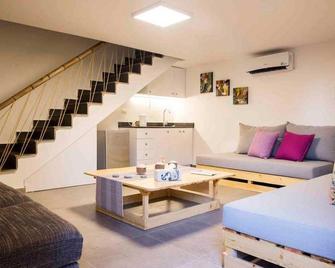 Old Town Guesthouses - Batroun - Sala de estar