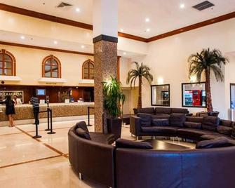 Spacious studio on the Beach in Sunny Isles Beach, FL - Sunny Isles Beach - Lobby