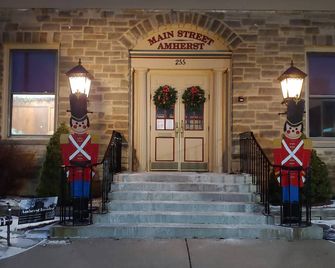 Ranch, wooded lot - near Cedar Point , Lake Erie, Oberlin College, Wineries, Cle - Amherst - Edificio