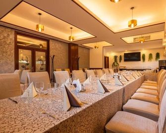 Pensiunea Floarea Soarelui Brasov - Braşov - Restaurante