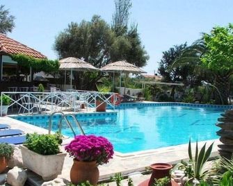 Hotel Sofia - Marathokampos - Pool