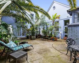 Upper Chapel Loft Apartment - Sydney - Patio