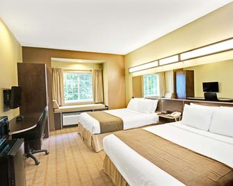 Microtel Inn & Suites by Wyndham Bryson City - Bryson City - Bedroom