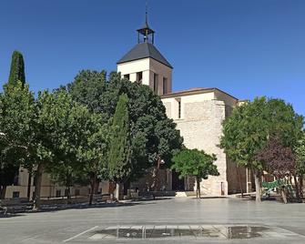 Rural house (full rental) Charming villa for 12 people - Villarejo de Salvanés - Edificio