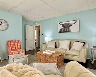 This apartment is a 1 bedroom(s), 1 bathrooms, located in Oneonta, NY. - Oneonta - Вітальня