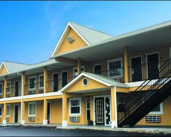 Woodberry Inn & Suites By OYO Rome - Rome - Building