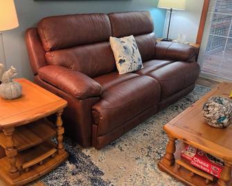 nature loft on 10 acreas - Qualicum Beach - Living room