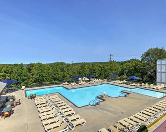 Near Bushkill Falls Poconos Family Getaway! - Bushkill - Pool