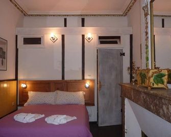 Chambres d'Hôtes L'Enclos des Jacobins - סן ז'ירון - חדר שינה