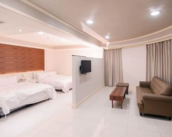 Duke Business Hotel - Taoyuan City