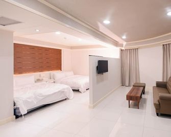 Duke Business Hotel - Taoyuan City