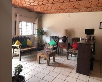 Meson La Huerta - Mascota