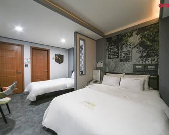 Sky Motel - Wonju - Bedroom