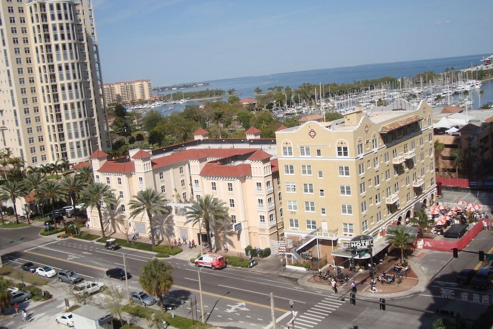 Ponce De Leon Hotel - St. Petersburg - Vista del exterior