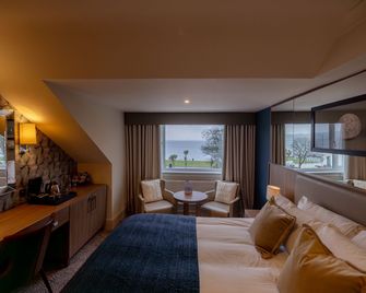 Brisbane House Hotel - Largs