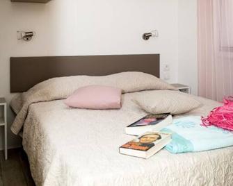 Camping Les Acacias - Fréjus - Schlafzimmer