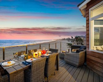 Luxury Sandcastle Beachfront! Sleeps 8 - Walk Everywhere! - Carpinteria - Balkon