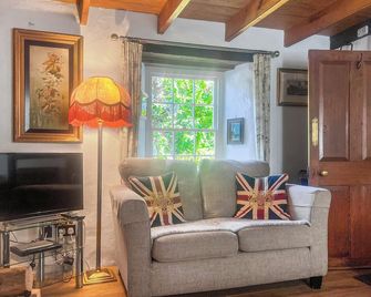 Monthly Tutor's Cottage - London - Living room