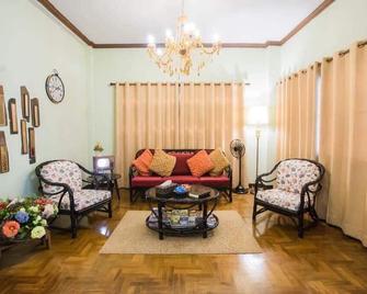 iRoom Boutique House - Chiang Mai - Sala de estar