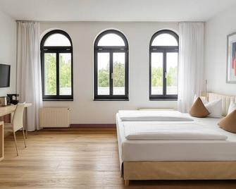 هوتل فيلا نويل - سنترال ستيشن دريسدن - درسدين - غرفة نوم