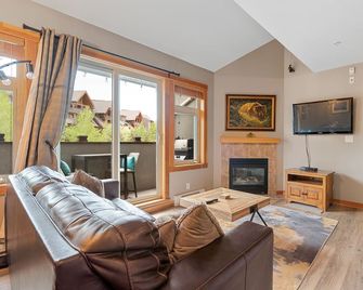 Canmore Penthouse Loft / Round Heated Outdoor Pool - Canmore - Salon